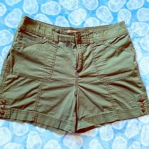 khakis + co sz 10 olive shorts